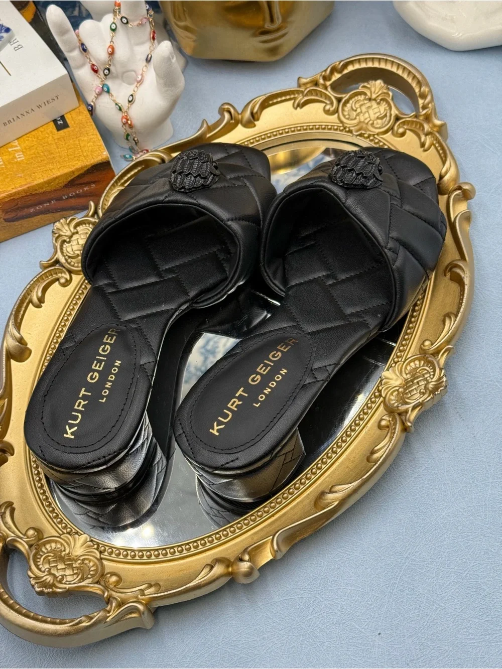 🆕 KURT GEIGER LONDON 🧿 NWOB Black Kensington Quilted Block Heel Sandal, Sz35 5